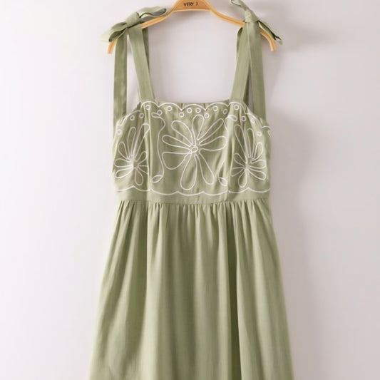 Sadie Floral Embroidery Midi Dress